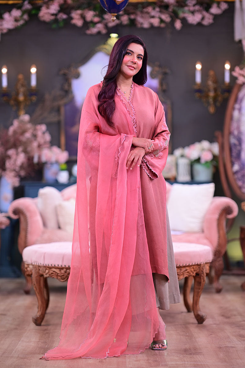 Nida Yasir in Rhinestone