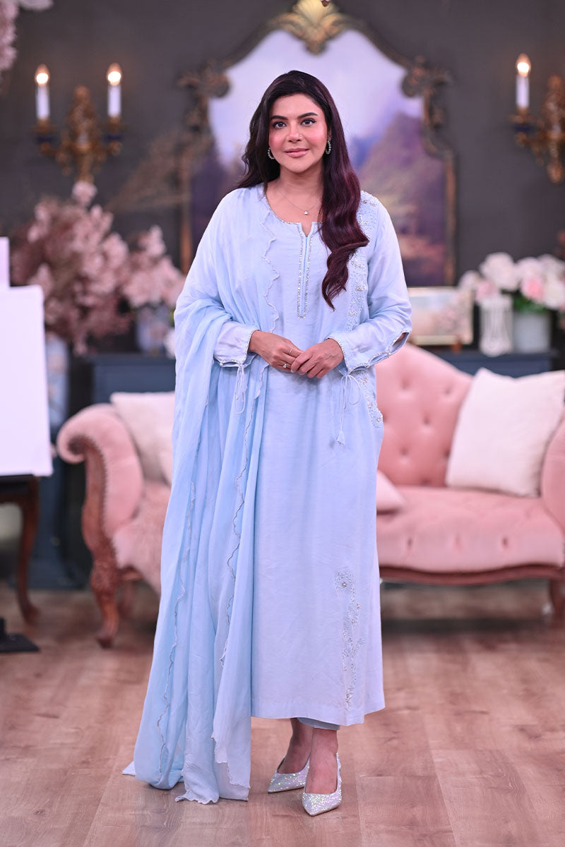Nida Yasir in Celestial Élan